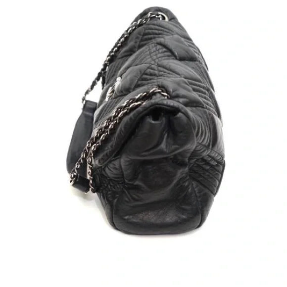 Chanel Jumbo Quilted Lambskin Shoulder Bag - Picture 2 of 8